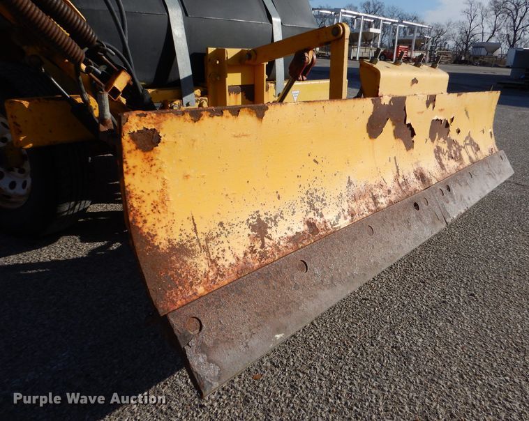 image for item IE9685 2007 Superior DT80-C  broom