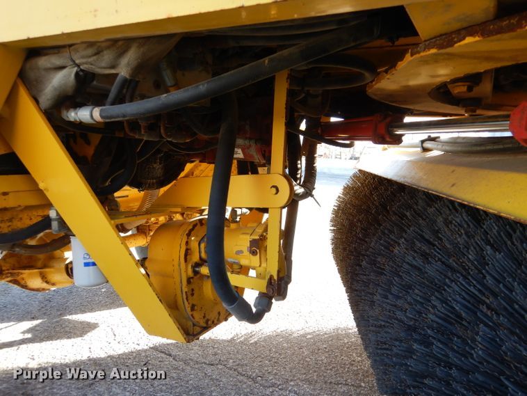 image for item IE9685 2007 Superior DT80-C  broom