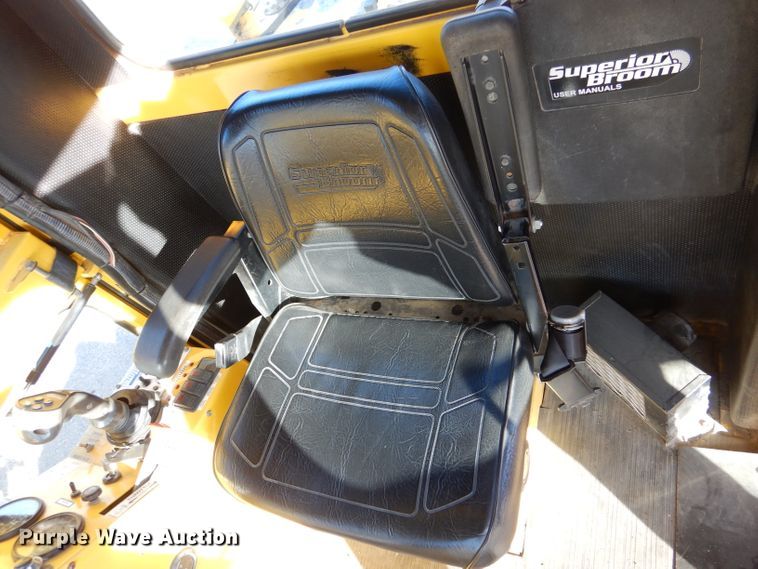 image for item IE9685 2007 Superior DT80-C  broom