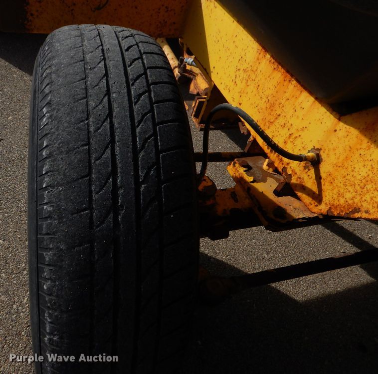 image for item IE9685 2007 Superior DT80-C  broom