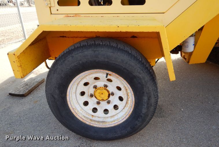 image for item IE9685 2007 Superior DT80-C  broom