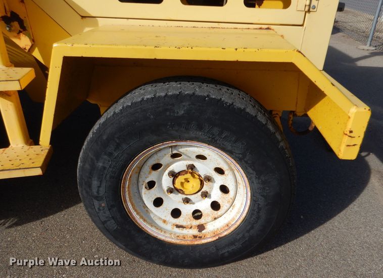 image for item IE9685 2007 Superior DT80-C  broom