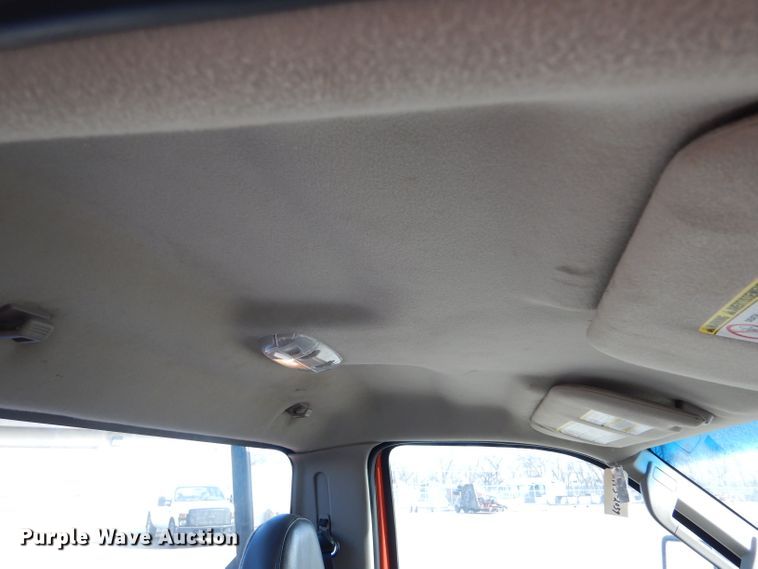 image for item IE9686 2009 Ford F250 Super Duty XL  utility bed pickup truck