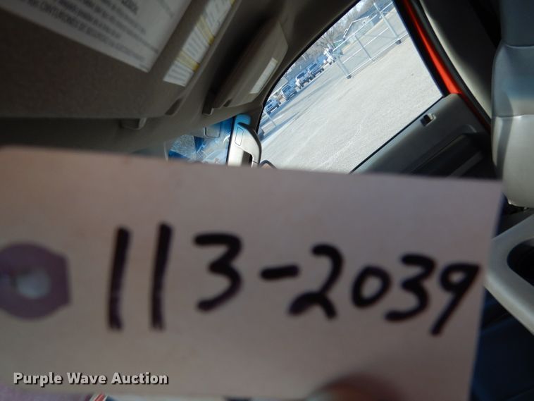 image for item IE9686 2009 Ford F250 Super Duty XL  utility bed pickup truck