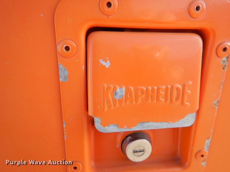 image for item IE9687 2006 Chevrolet Silverado 3500  Crew Cab utility bed pickup truck