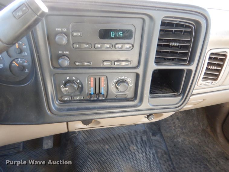 image for item IE9687 2006 Chevrolet Silverado 3500  Crew Cab utility bed pickup truck