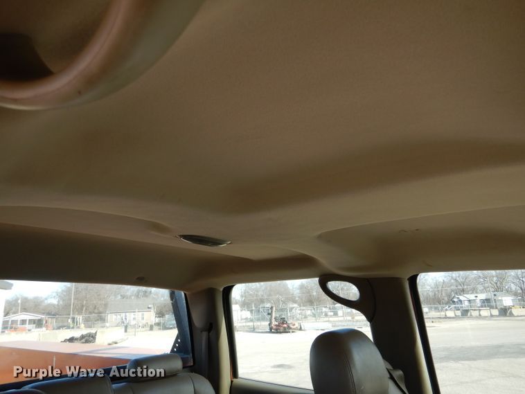 image for item IE9687 2006 Chevrolet Silverado 3500  Crew Cab utility bed pickup truck