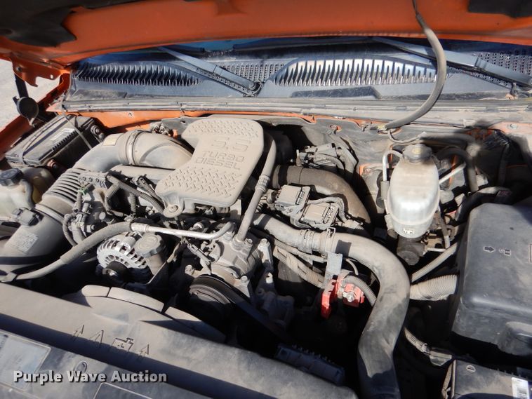 image for item IE9687 2006 Chevrolet Silverado 3500  Crew Cab utility bed pickup truck