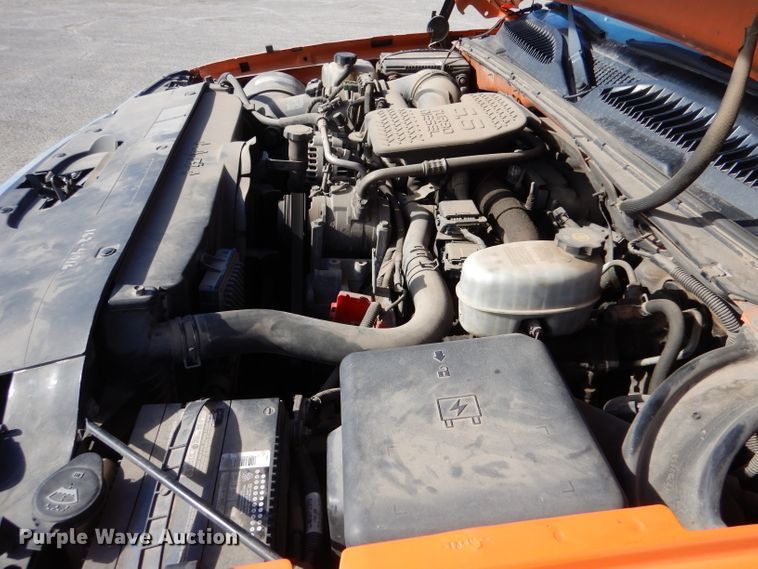 image for item IE9687 2006 Chevrolet Silverado 3500  Crew Cab utility bed pickup truck