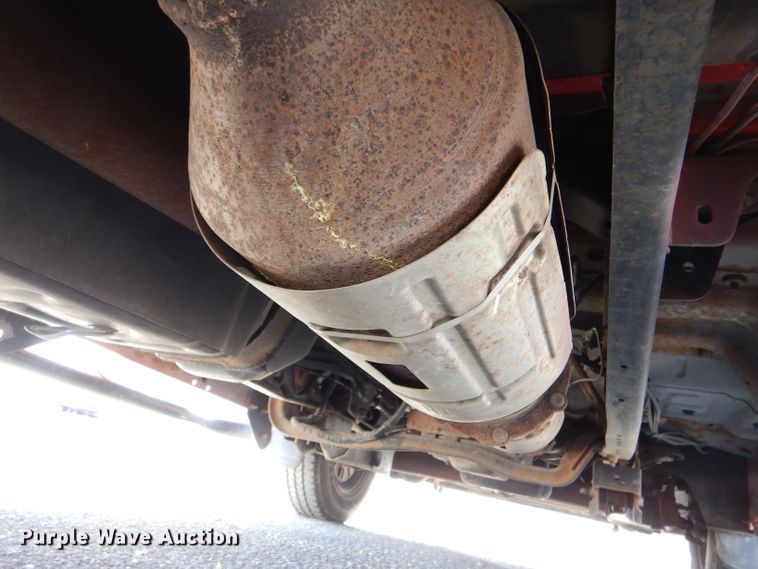 image for item IE9688 2008 Ford F250 Super Duty XL  utility bed pickup truck