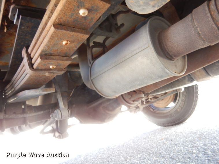 image for item IE9688 2008 Ford F250 Super Duty XL  utility bed pickup truck