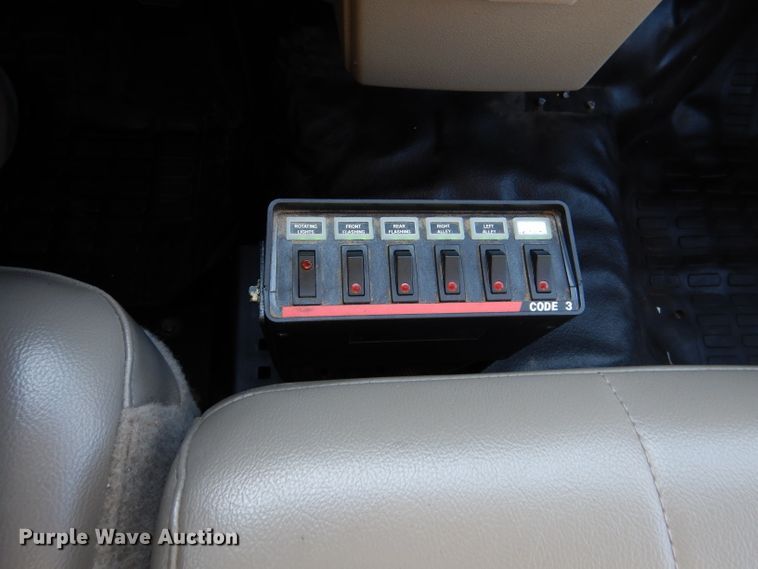 image for item IE9688 2008 Ford F250 Super Duty XL  utility bed pickup truck