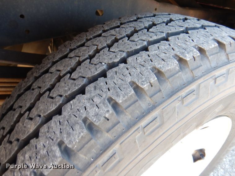 image for item IE9688 2008 Ford F250 Super Duty XL  utility bed pickup truck