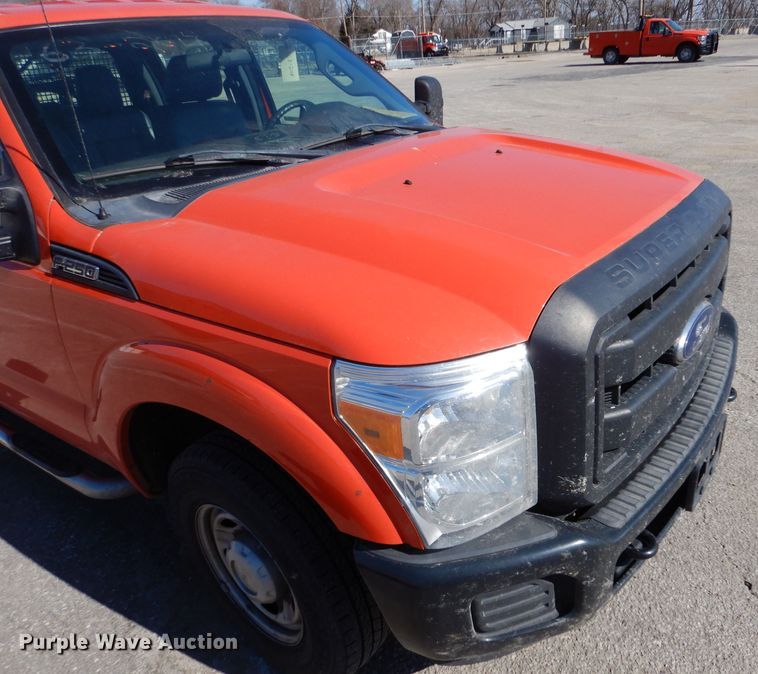 image for item IE9689 2014 Ford F250 Super Duty XL  Crew Cab utility bed pickup truck