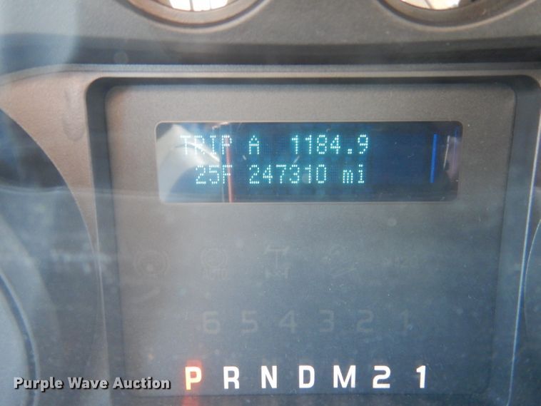 image for item IE9689 2014 Ford F250 Super Duty XL  Crew Cab utility bed pickup truck