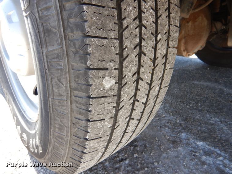 image for item IE9689 2014 Ford F250 Super Duty XL  Crew Cab utility bed pickup truck