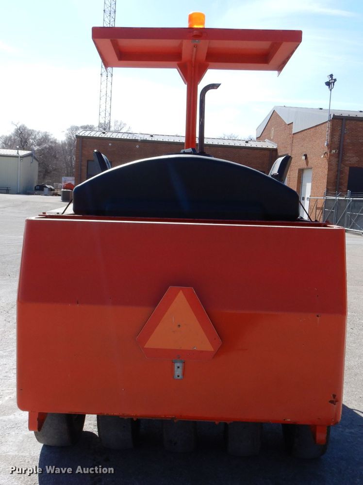 image for item IE9690 2000 Bomag BW11RH  pneumatic roller