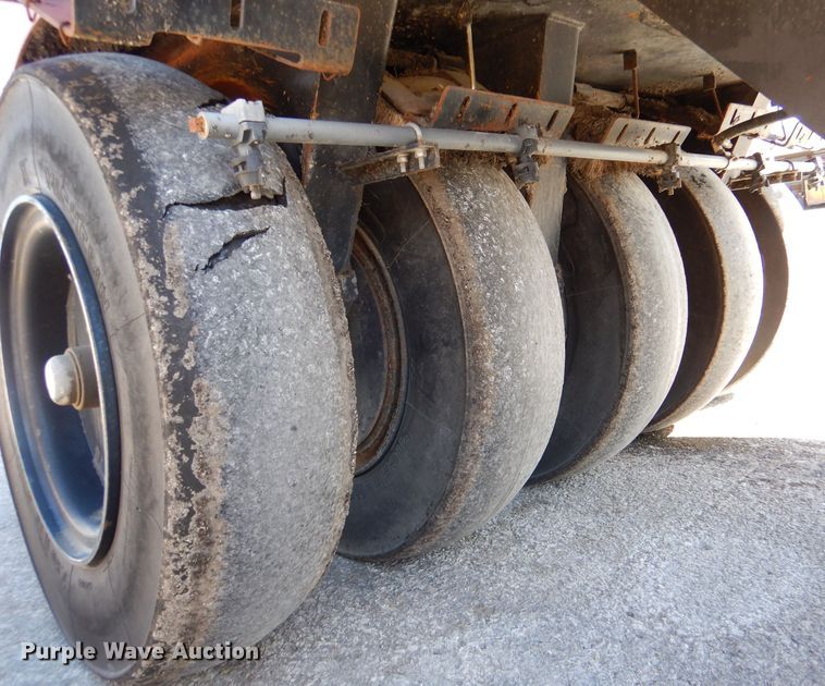 image for item IE9690 2000 Bomag BW11RH  pneumatic roller