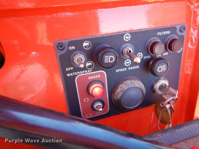 image for item IE9690 2000 Bomag BW11RH  pneumatic roller