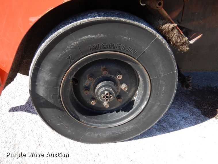 image for item IE9690 2000 Bomag BW11RH  pneumatic roller