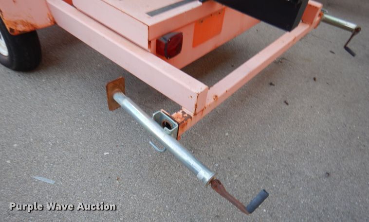 image for item IE9692 2005 American Signal CMS-T331  message board trailer