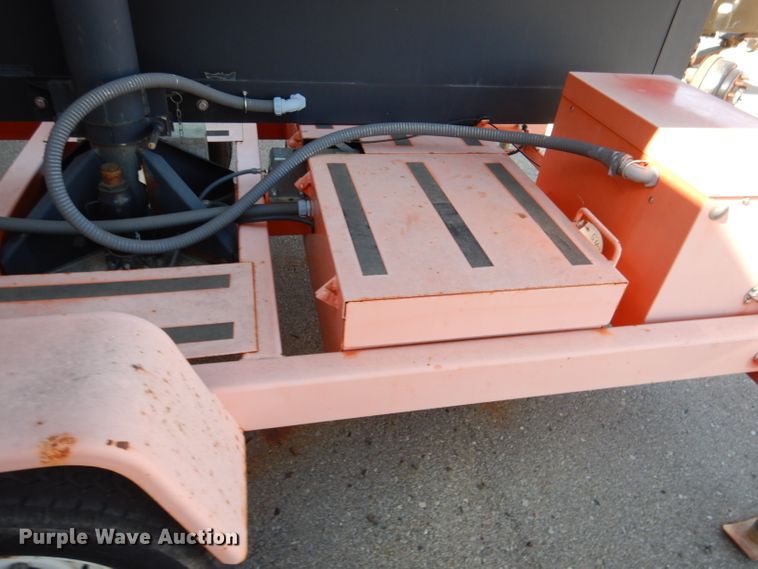 image for item IE9692 2005 American Signal CMS-T331  message board trailer