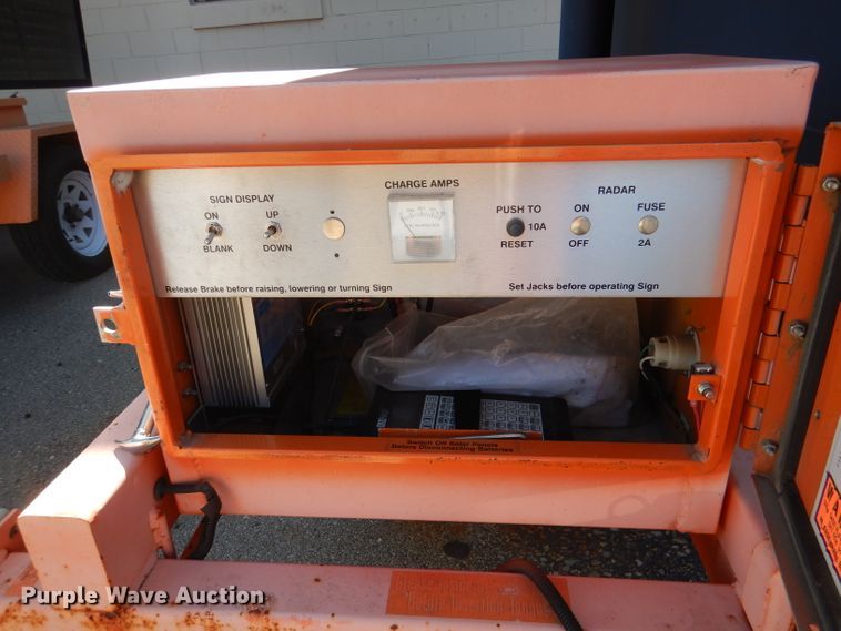 image for item IE9692 2005 American Signal CMS-T331  message board trailer