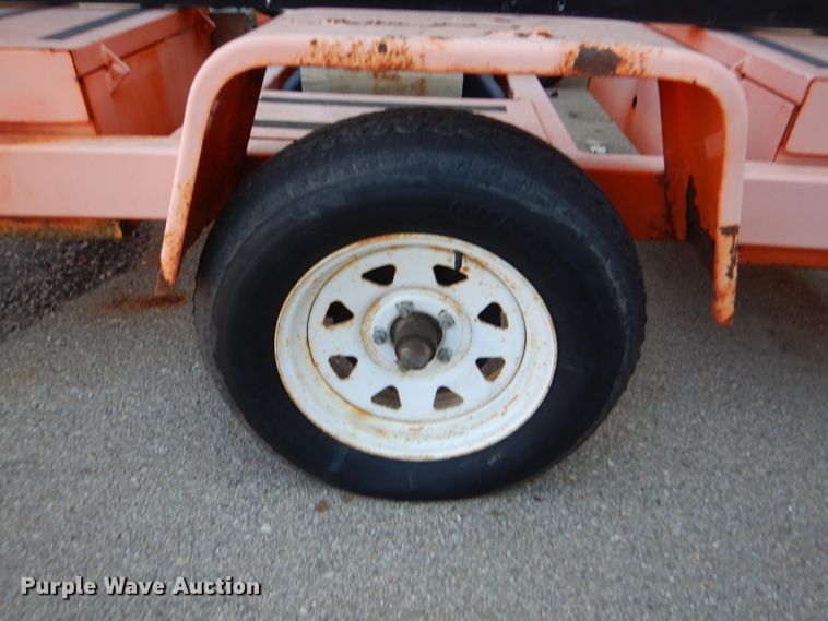 image for item IE9692 2005 American Signal CMS-T331  message board trailer