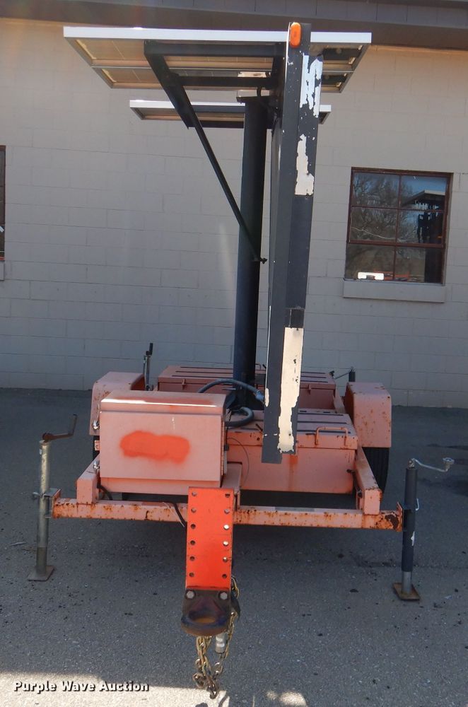 image for item IE9693 2005 American Signal CMS-T331  message board trailer