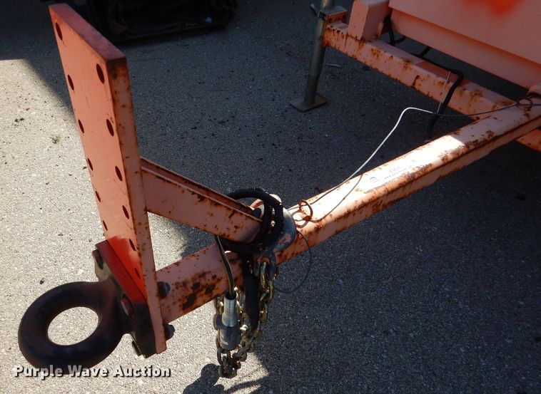 image for item IE9693 2005 American Signal CMS-T331  message board trailer