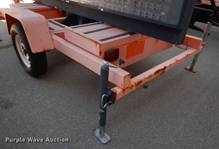 image for item IE9693 2005 American Signal CMS-T331  message board trailer