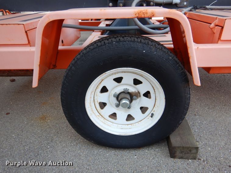 image for item IE9693 2005 American Signal CMS-T331  message board trailer