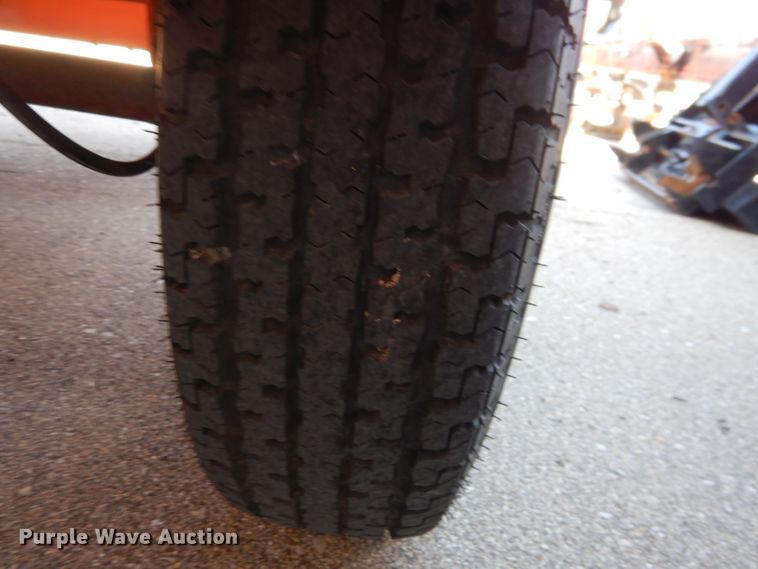 image for item IE9693 2005 American Signal CMS-T331  message board trailer