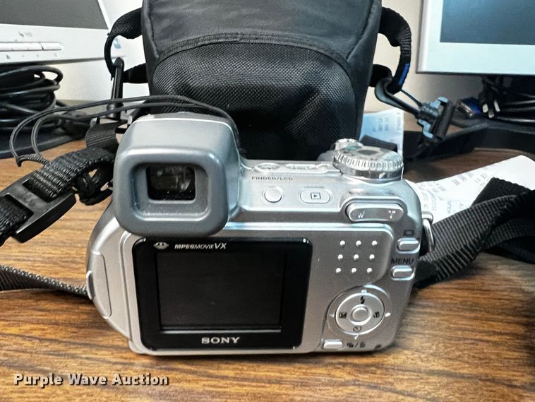 image for item JH9398 (4) cameras