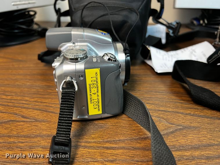 image for item JH9398 (4) cameras