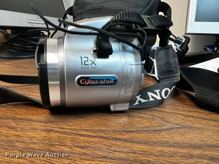 image for item JH9398 (4) cameras