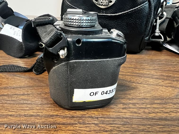 image for item JH9398 (4) cameras