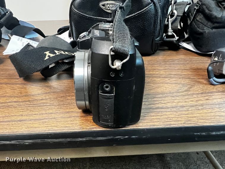 image for item JH9398 (4) cameras
