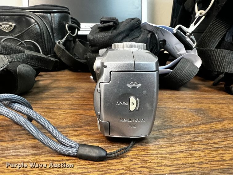 image for item JH9398 (4) cameras