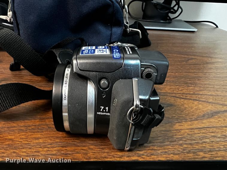 image for item JH9398 (4) cameras