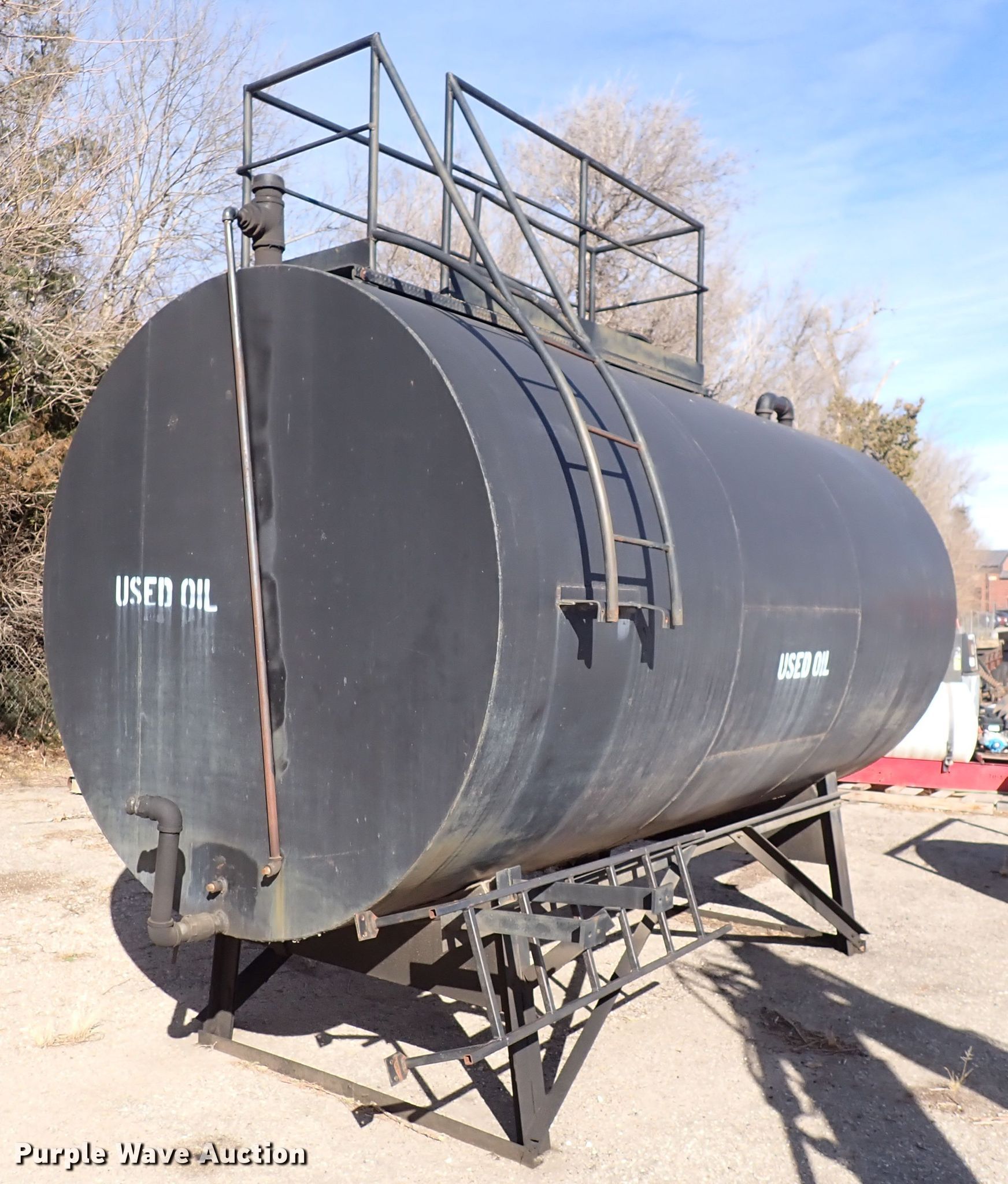 Watkins asphalt tank in Hutchinson, KS Item IH9575 sold Purple Wave