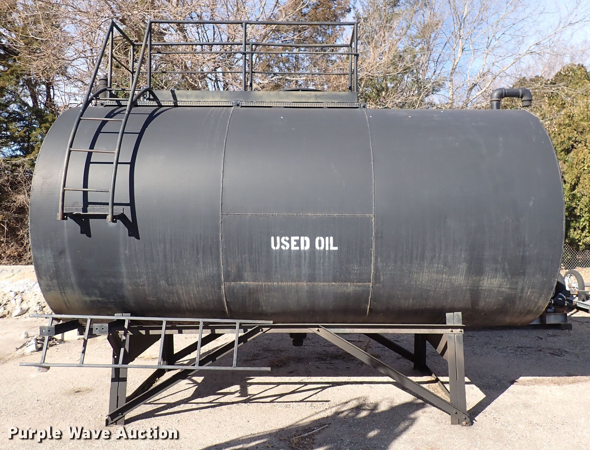 Watkins asphalt tank in Hutchinson, KS Item IH9575 sold Purple Wave