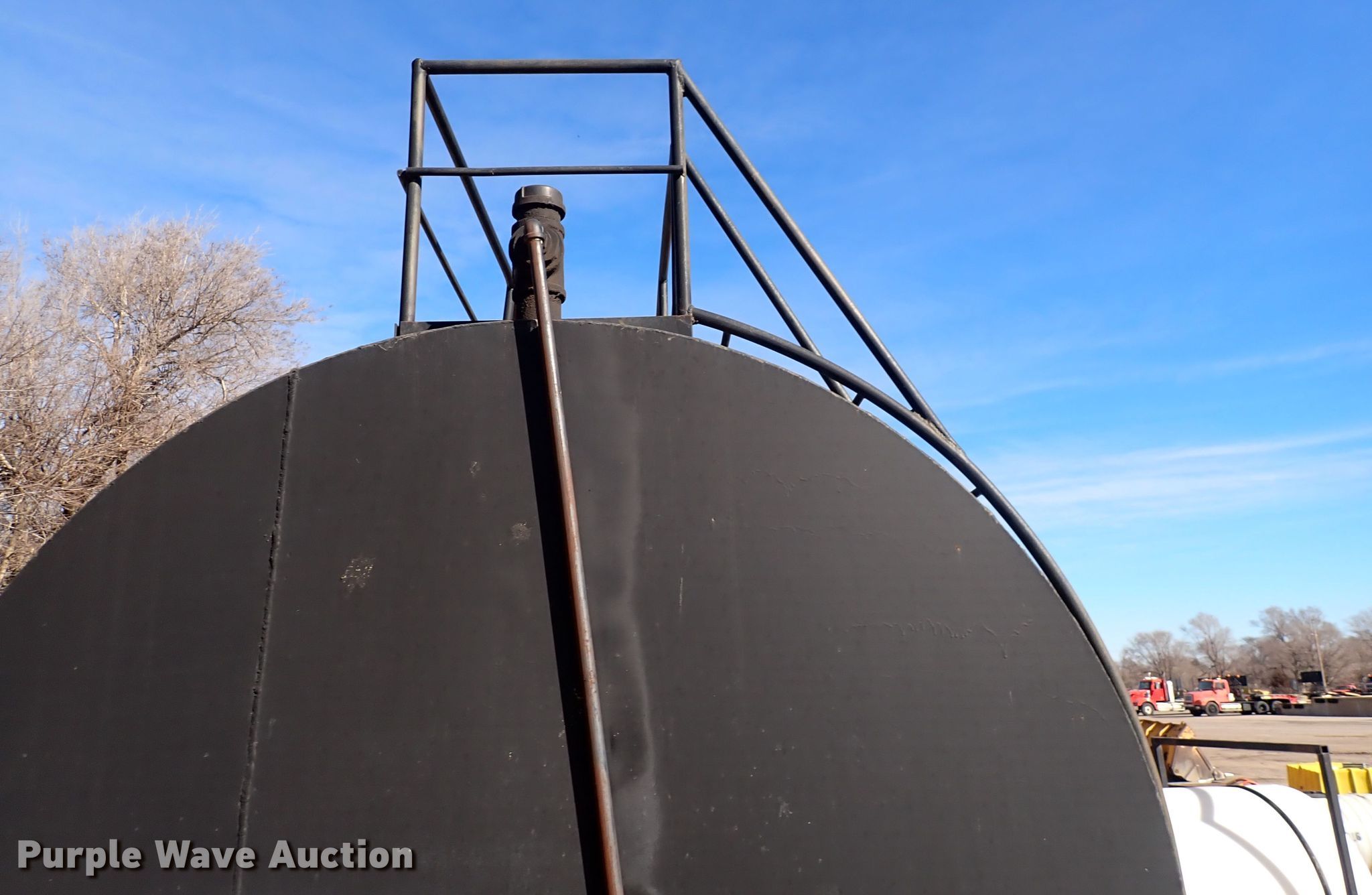 Watkins asphalt tank in Hutchinson, KS Item IH9575 sold Purple Wave