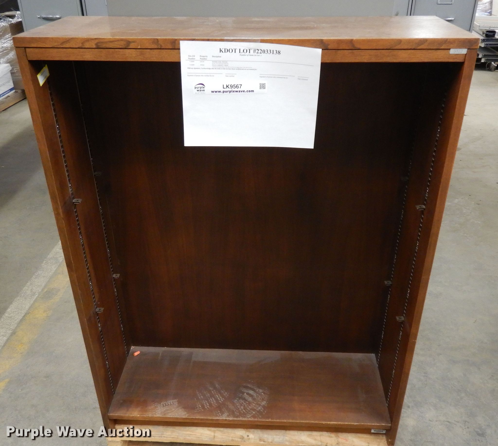 Furniture in Topeka, KS Item LK9567 sold Purple Wave