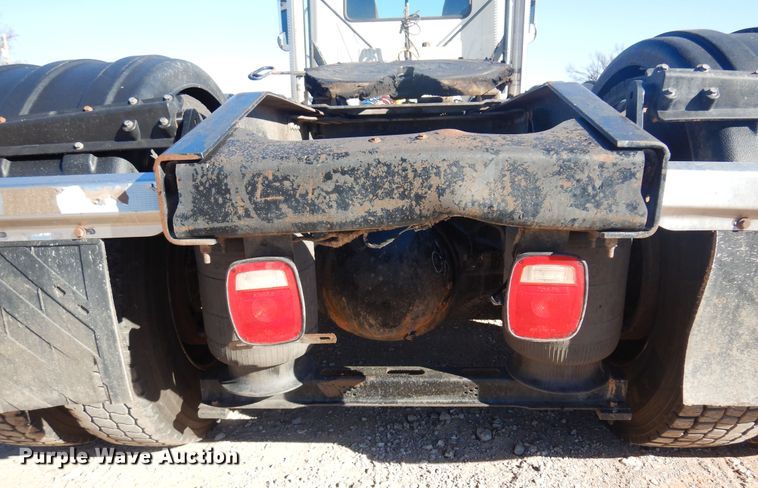 image for item DF0030 2014 Mack CHU613  semi truck