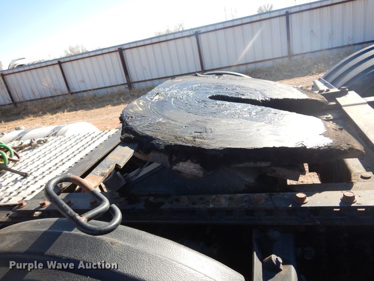 image for item DF0030 2014 Mack CHU613  semi truck