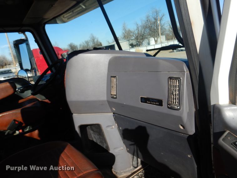 image for item DF0030 2014 Mack CHU613  semi truck