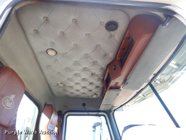 image for item DF0030 2014 Mack CHU613  semi truck