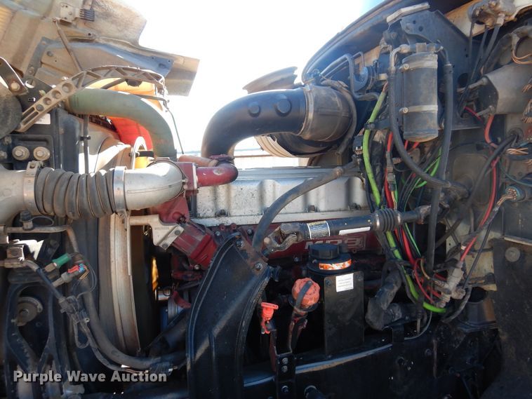 image for item DF0030 2014 Mack CHU613  semi truck