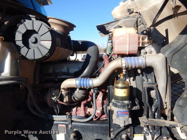 image for item DF0030 2014 Mack CHU613  semi truck